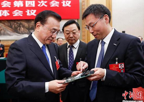 从月嫂到石墨烯——李克强山东代表团再谈“经济新动能”