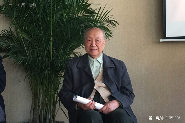 专家观点：暂停三元锂电池合理，石墨烯炒作过度