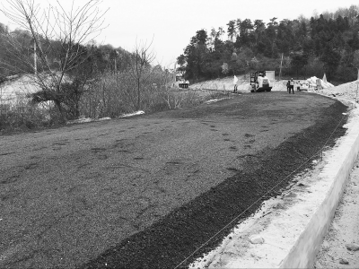 江苏首试“生活垃圾焚烧残渣”铺农村公路，将在全省推广
