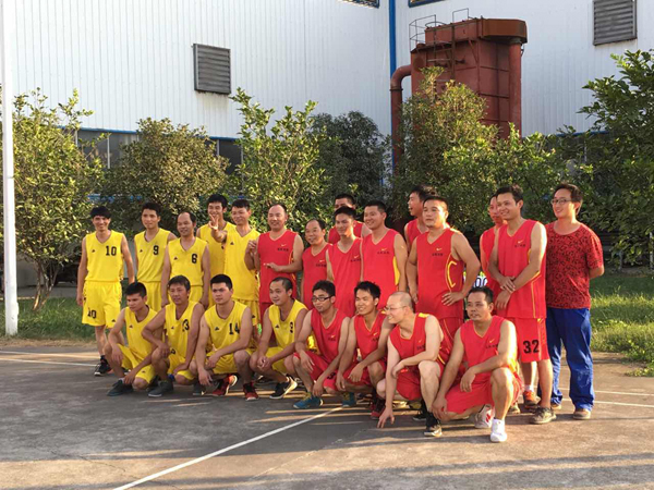 桂林鸿程为中国加油，为奥运喝彩，与某环保科技公司举行篮球友谊赛，传承奥运竞技精神！