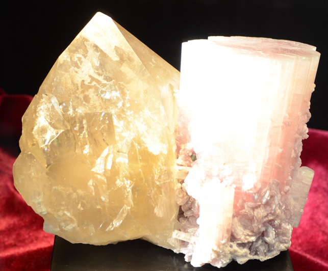 矿物晶体 电气石水晶共生 中国粉体技术网