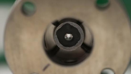 澳大利亚科学家制造出比立方钻石硬60倍的蓝丝黛尔石