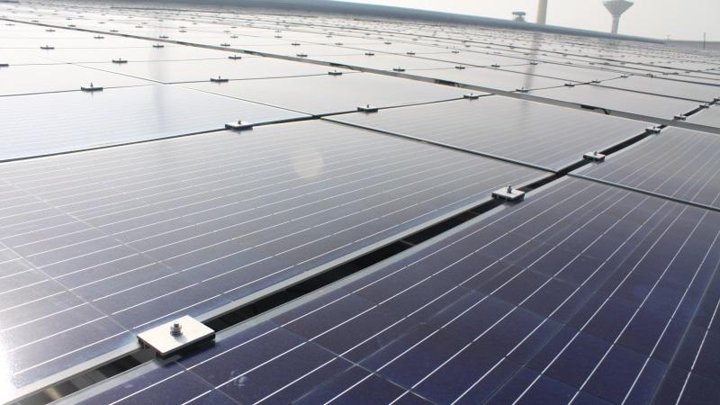 中国建材成功实现世界最薄（1.5mm）光伏玻璃量产