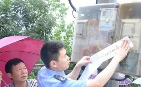 环保、安监等部门联合督查:江西修水县关停取缔21家无证石材加工厂