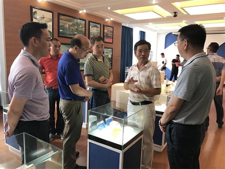 四川江油市考察团到科隆粉体公司考察碳酸钙行业