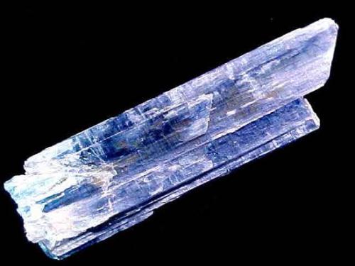 酒钢集团探明一处特大型蓝晶石矿床