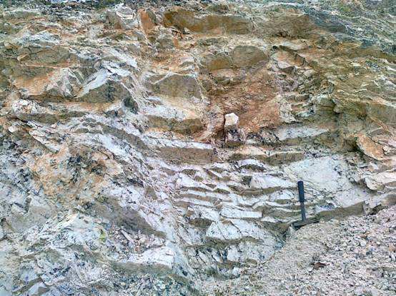 永兴特钢：控股子公司拟8.9亿元建年产120万吨锂瓷石选矿厂