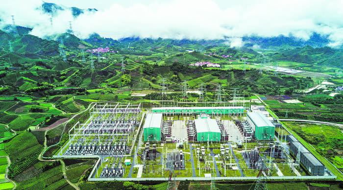 中国建材攻克难关，破解“卡脖子”问题，为新材料产业插上腾飞翅膀！
