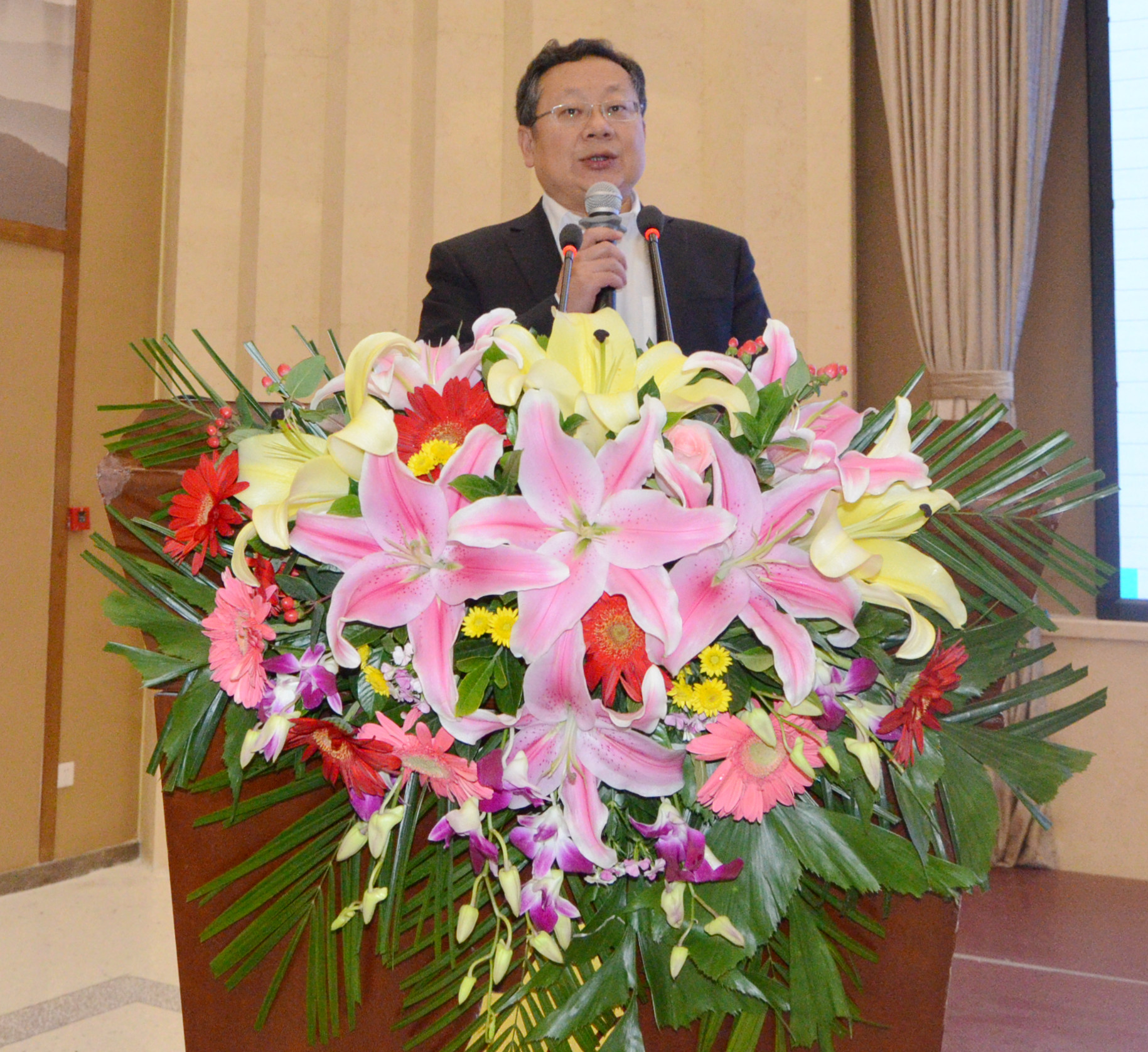2020年中国非金属矿产业高峰论坛暨绿色矿山建设高峰论坛在河南郑州成功举办!