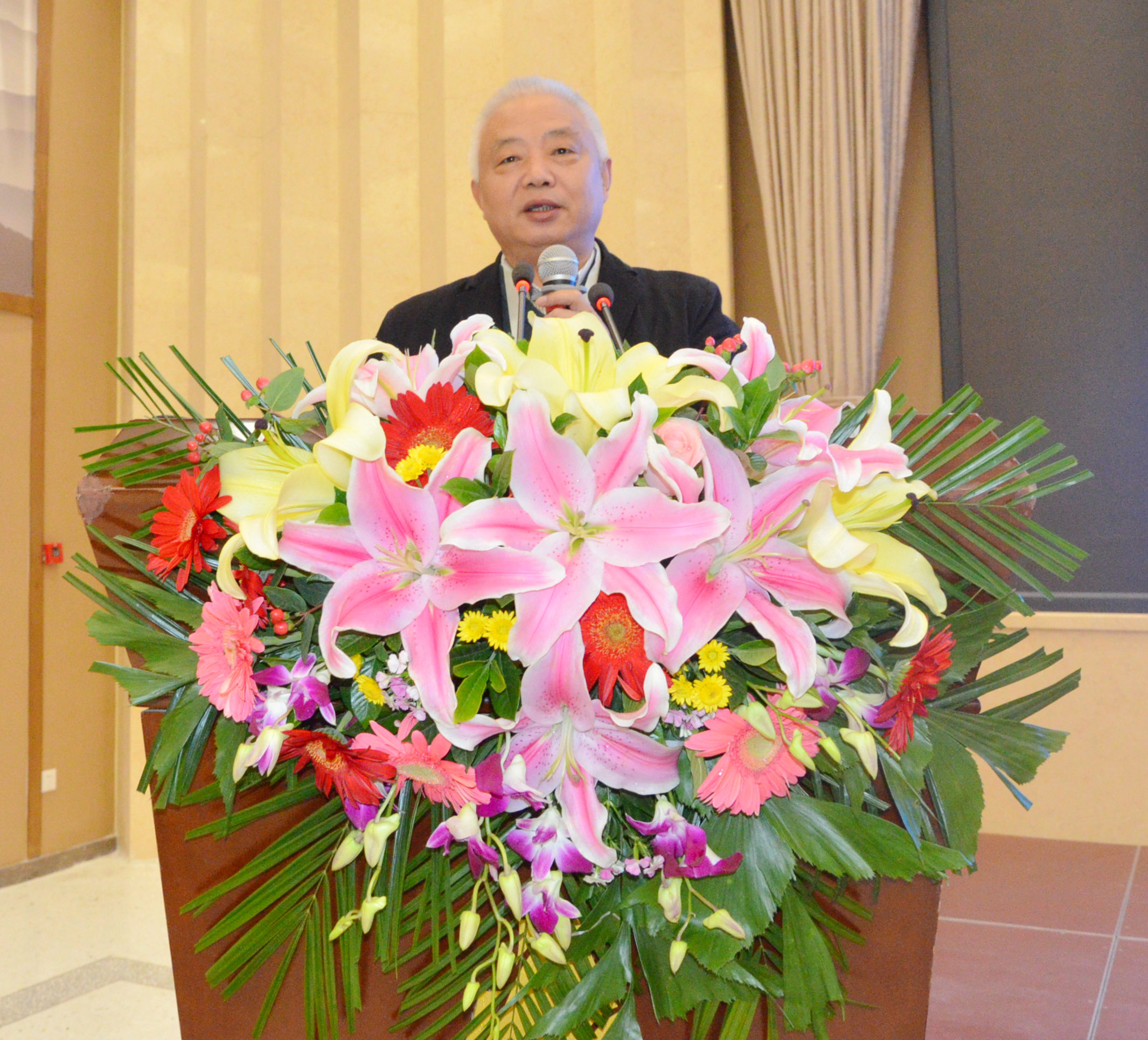 2020年中国非金属矿产业高峰论坛暨绿色矿山建设高峰论坛在河南郑州成功举办!