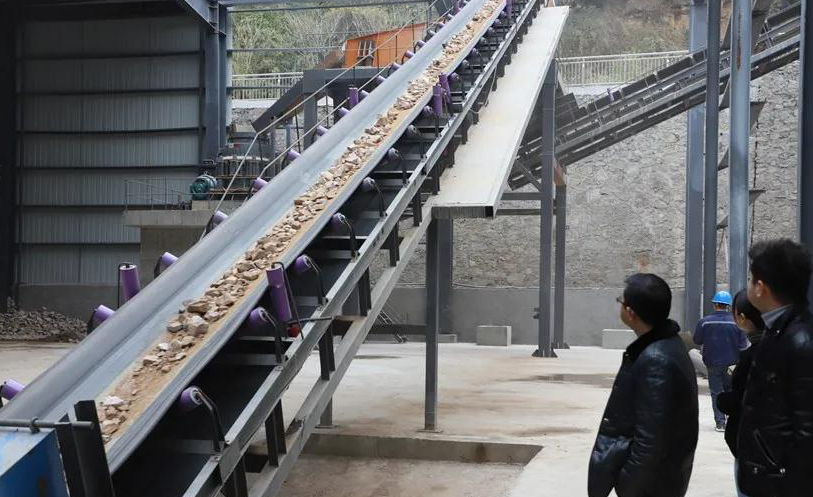 压裂砂、玻璃砂、硅微粉、高纯砂，云南大关远恒集团硅矿生产线投产
