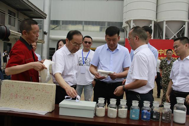 贵州息烽30万吨无水磷石膏生产线正式投产 　　