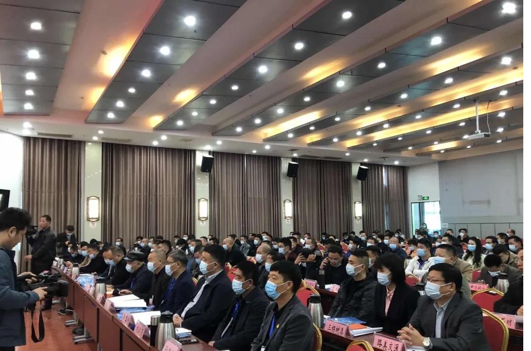 热烈祝贺南阳碳酸钙产业协会成立大会圆满成功召开！ 　　