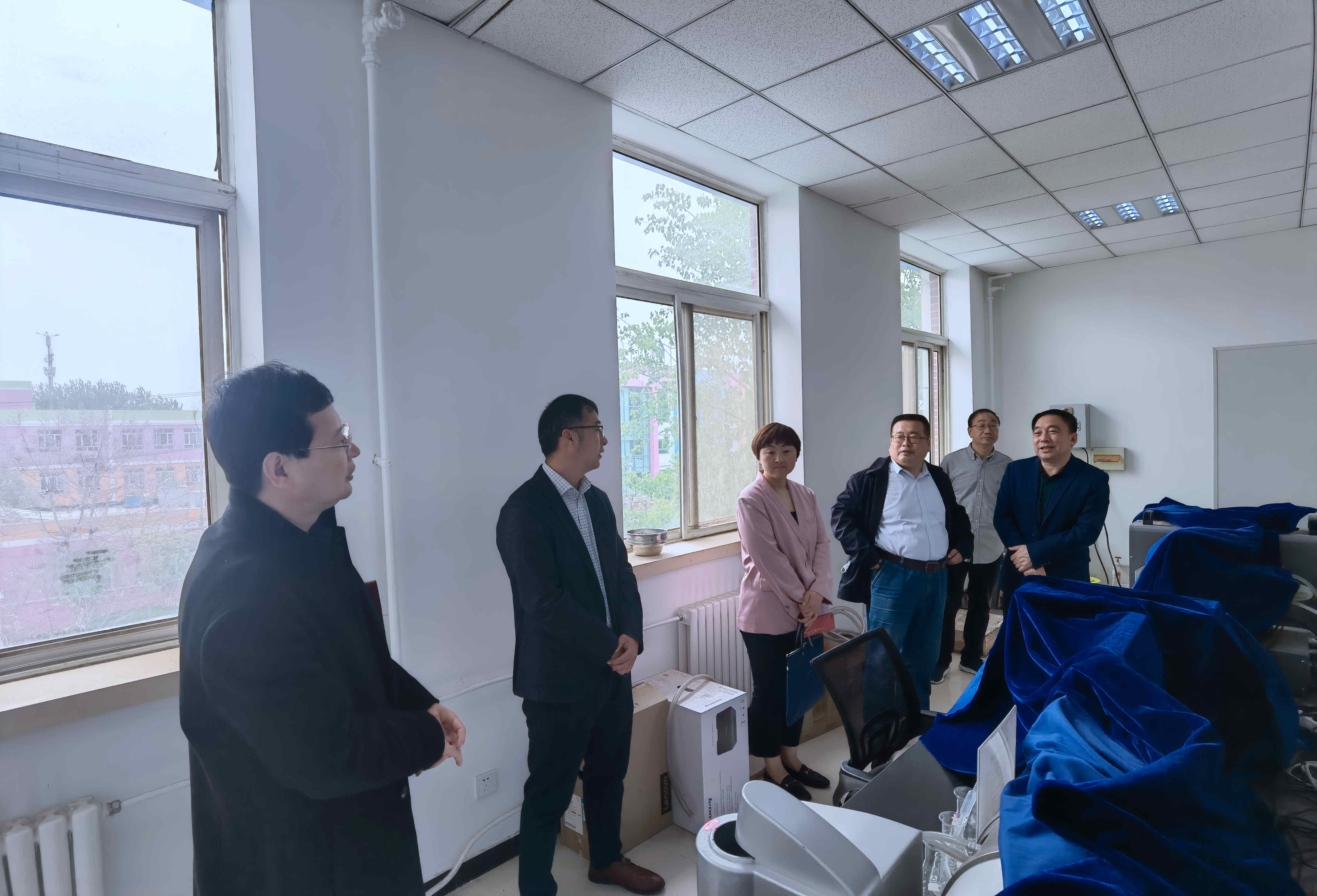 中国地质大学（北京）一行与北京工业职业技术学院洽谈合作 　　 　　　　