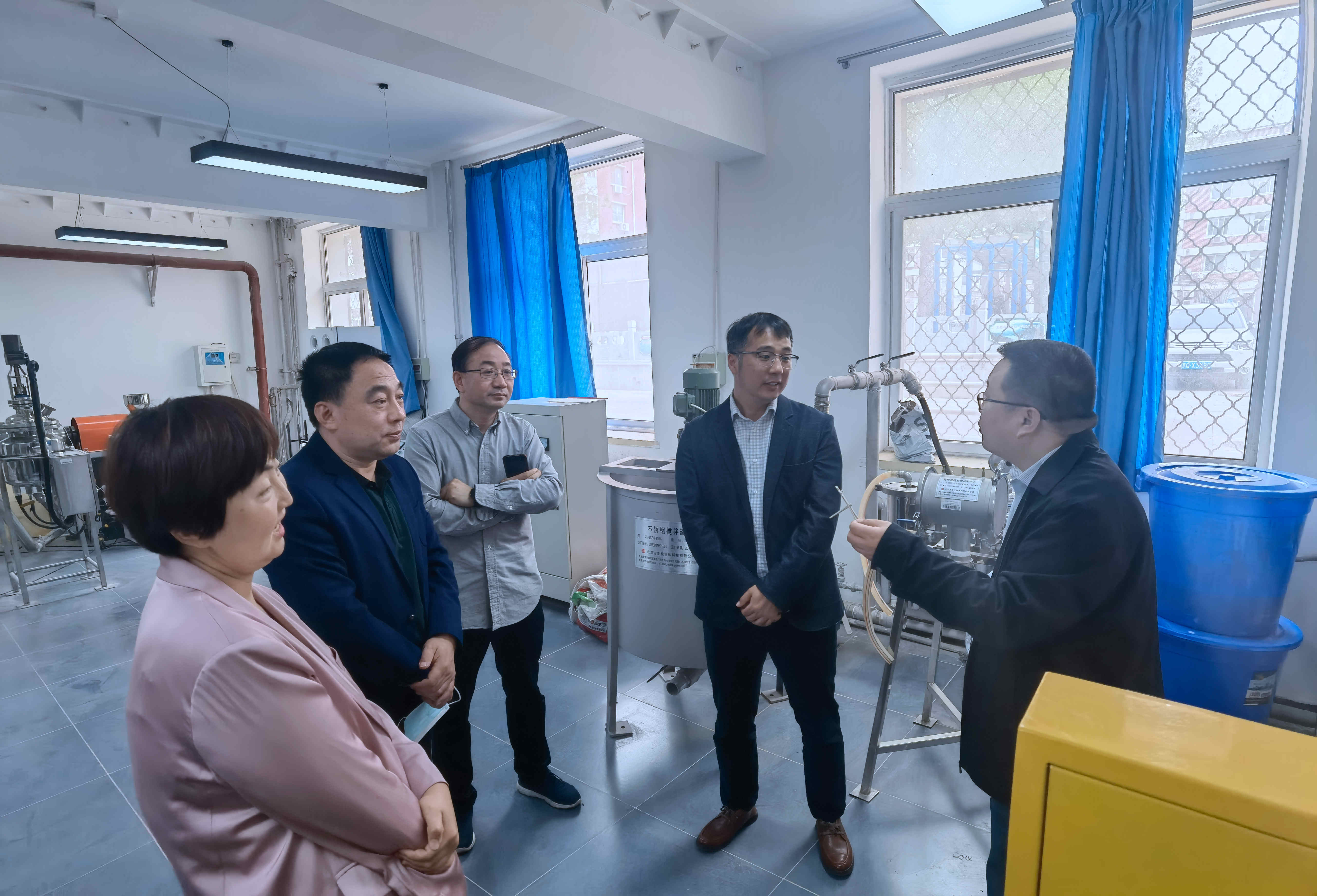 中国地质大学（北京）一行与北京工业职业技术学院洽谈合作 　　 　　　　