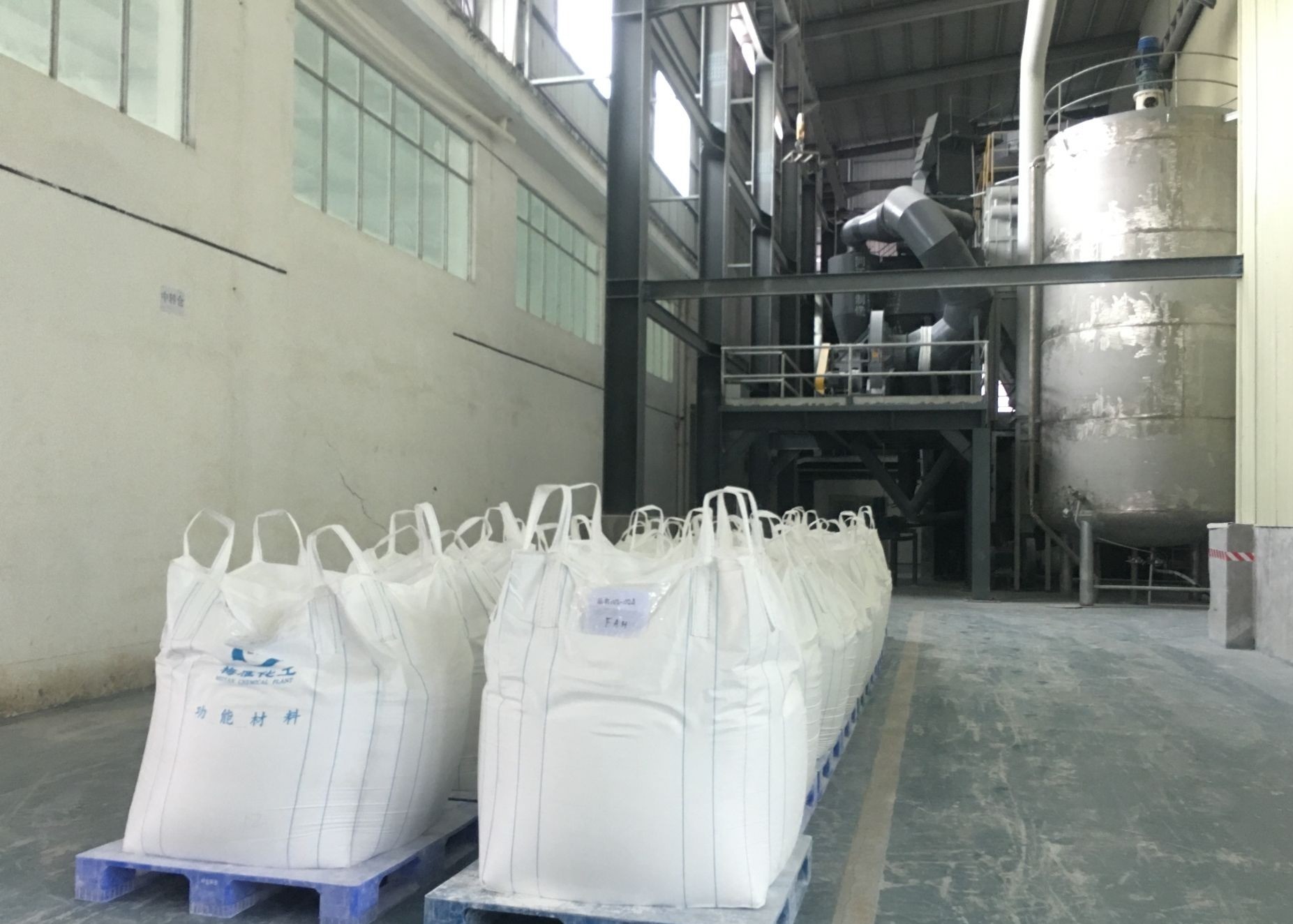 广东翔龙科技年产3万吨亚微米重钙及5万吨功能母粒生产线试产 　　