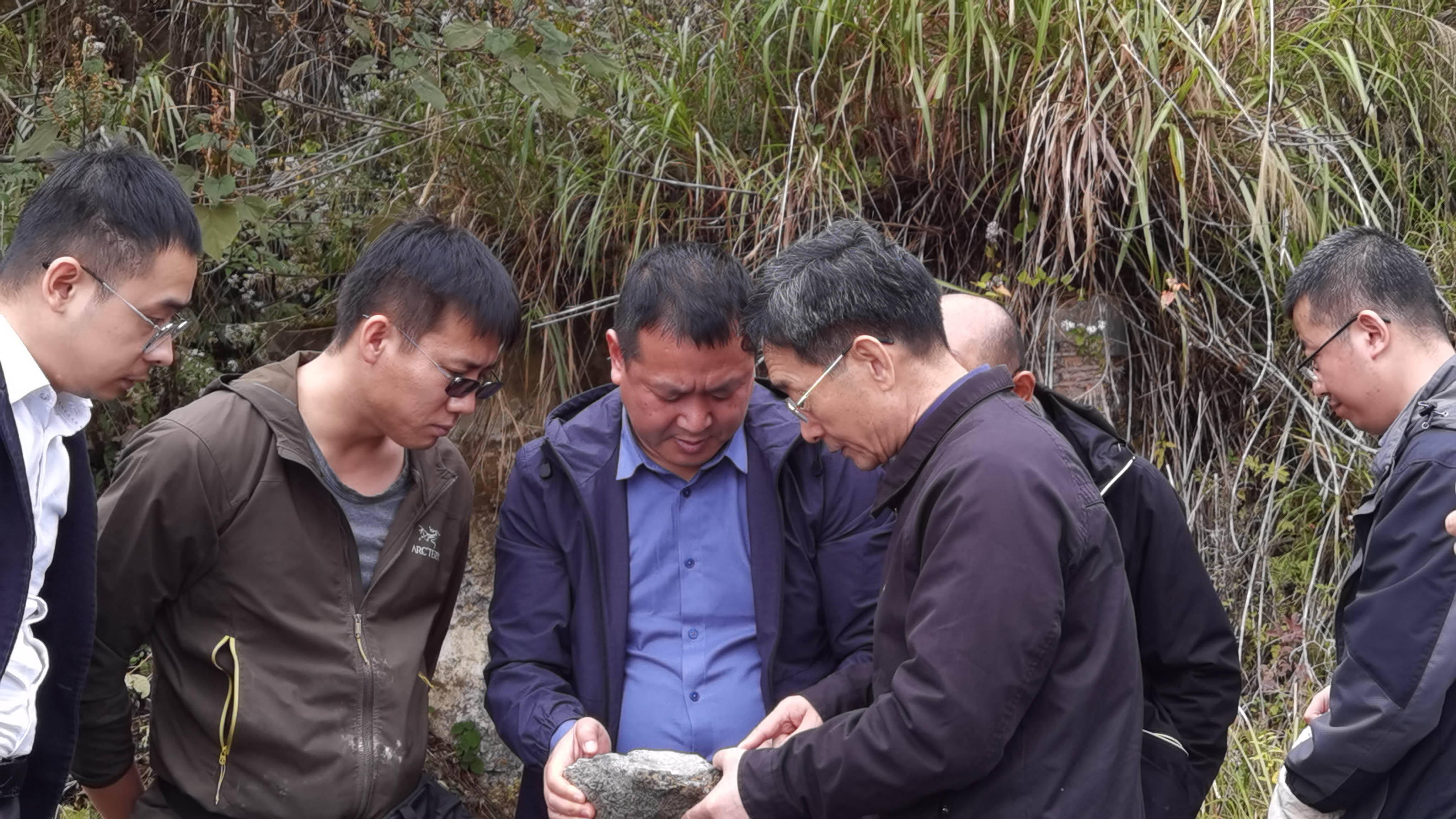 毛景文院士莅临铅山县龙头岗-为岭矿区指导工作