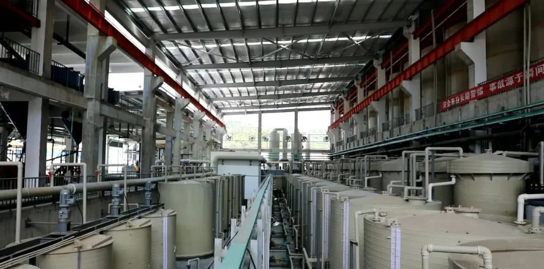湖南郴州旗滨集团年产58万吨超白石英砂选矿厂项目竣工 　　