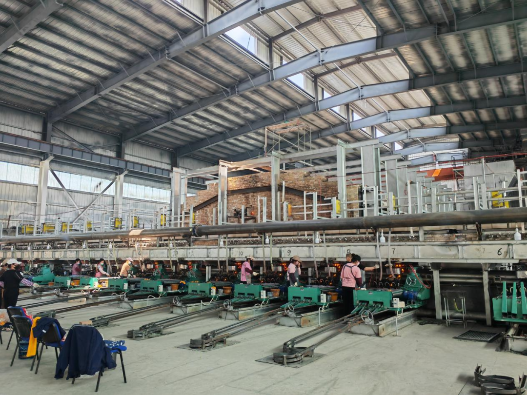 【资讯】内蒙古恒玻年产6万吨玻纤原材料项目正式投运出产品 　　