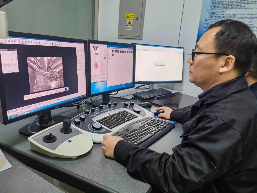 全球首次！内蒙古白云鄂博发现重稀土新矿物——白云钇钡矿 　　