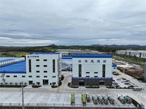 国家非金属矿深加工工程技术研究中心上天梯分中心正式揭牌 　　