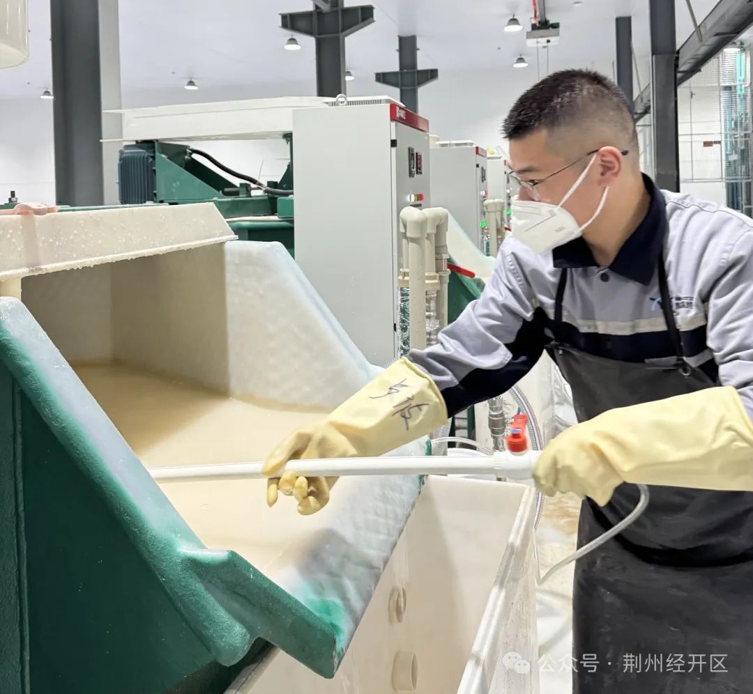 湖北2万吨电子级、坩埚级高纯石英砂项目试产 　　 　　