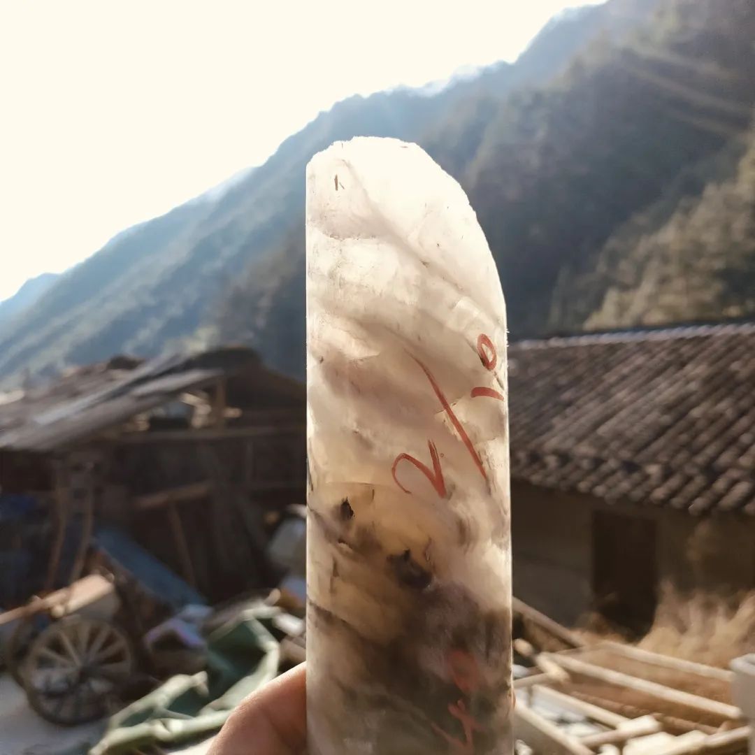 浙江发现大型萤石矿,资源量超550万吨