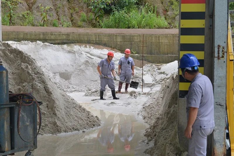 贵州凯里这个石英砂生产基地，年产100万吨！  