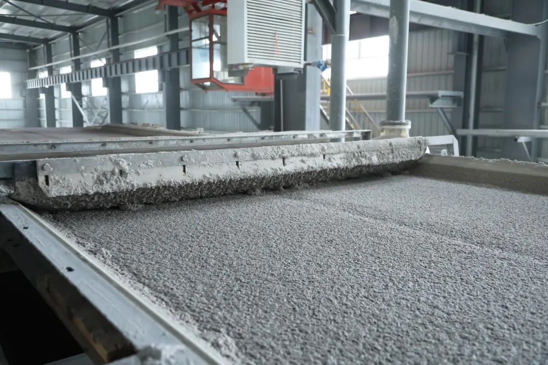 资源量92亿吨，内蒙古锡盟加速构建锂资源产业集群   https://mp.weixin.qq.com/s/vsumx05mUQhmtxx_48O_4g  