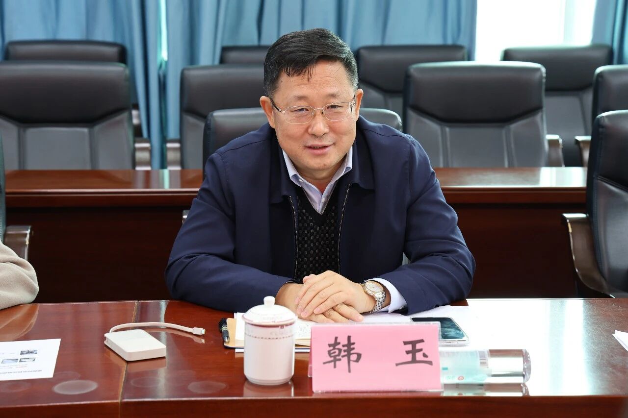 河池金城江区与广西路桥集团磋商碳酸钙产业项目  